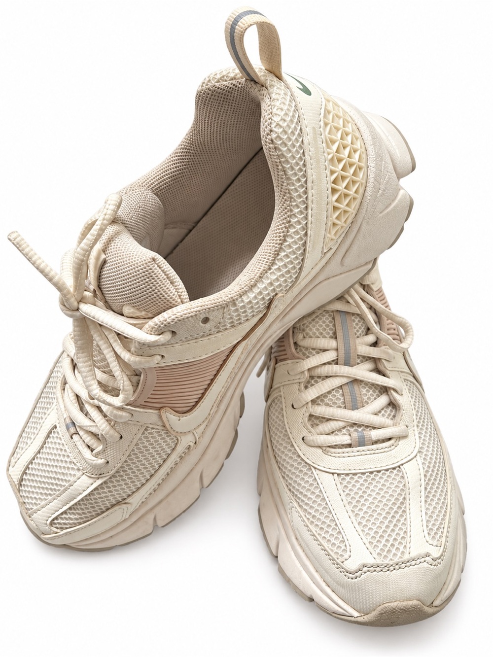 Nike Women's Beige/Cream Nike Vomero